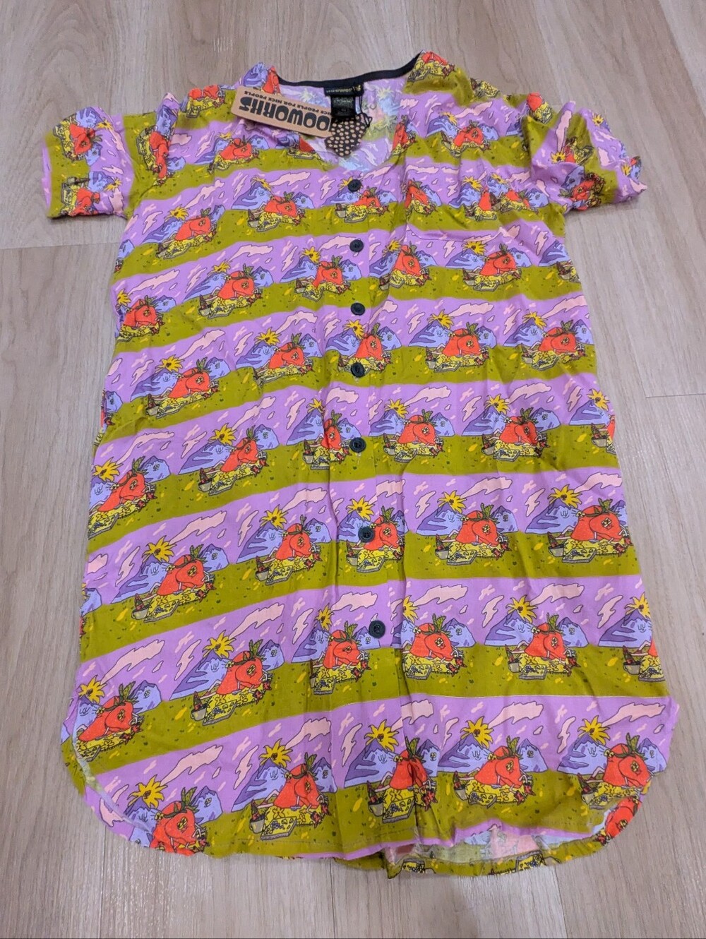 Nooworks NWT Rayon Strawberries Jammin Size S Dress